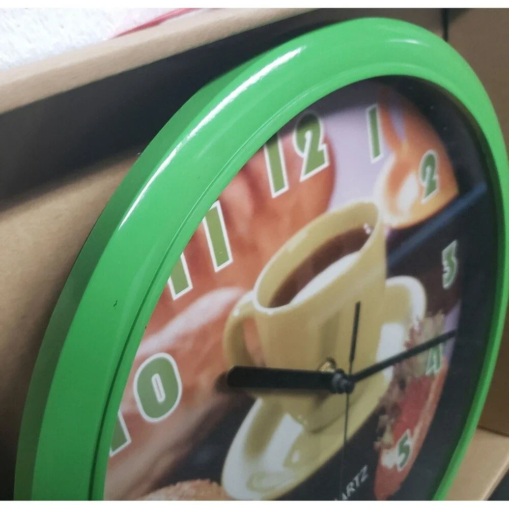 Round Plastic Decorative Wall Clock (10